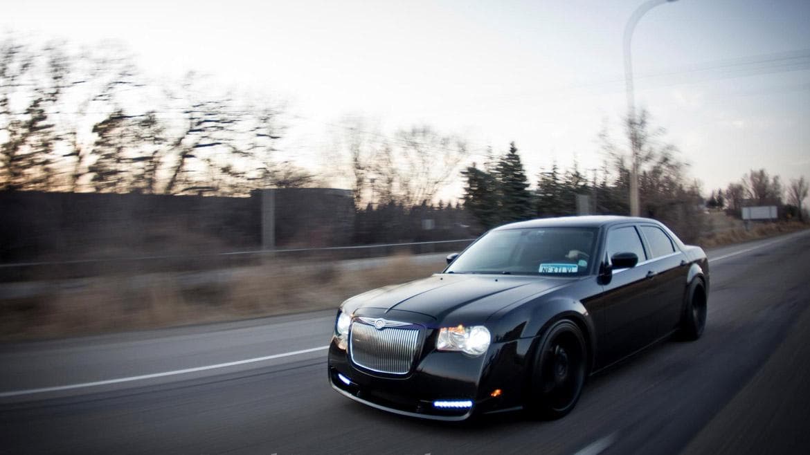 vehicle-chrysler-300-3