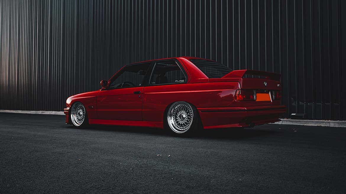 88BMW-E30-02