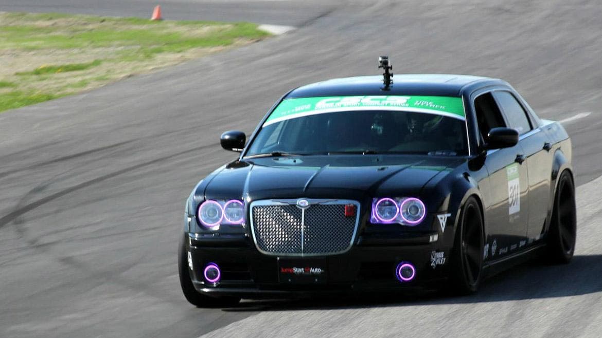 vehicle-chrysler-300-9