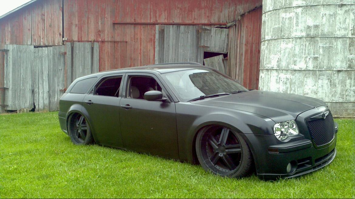 vehicle-dodge-magnum-2.jpg