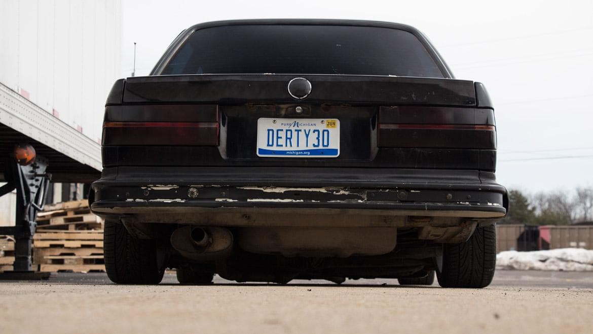 vehicle-bmw-e30-4