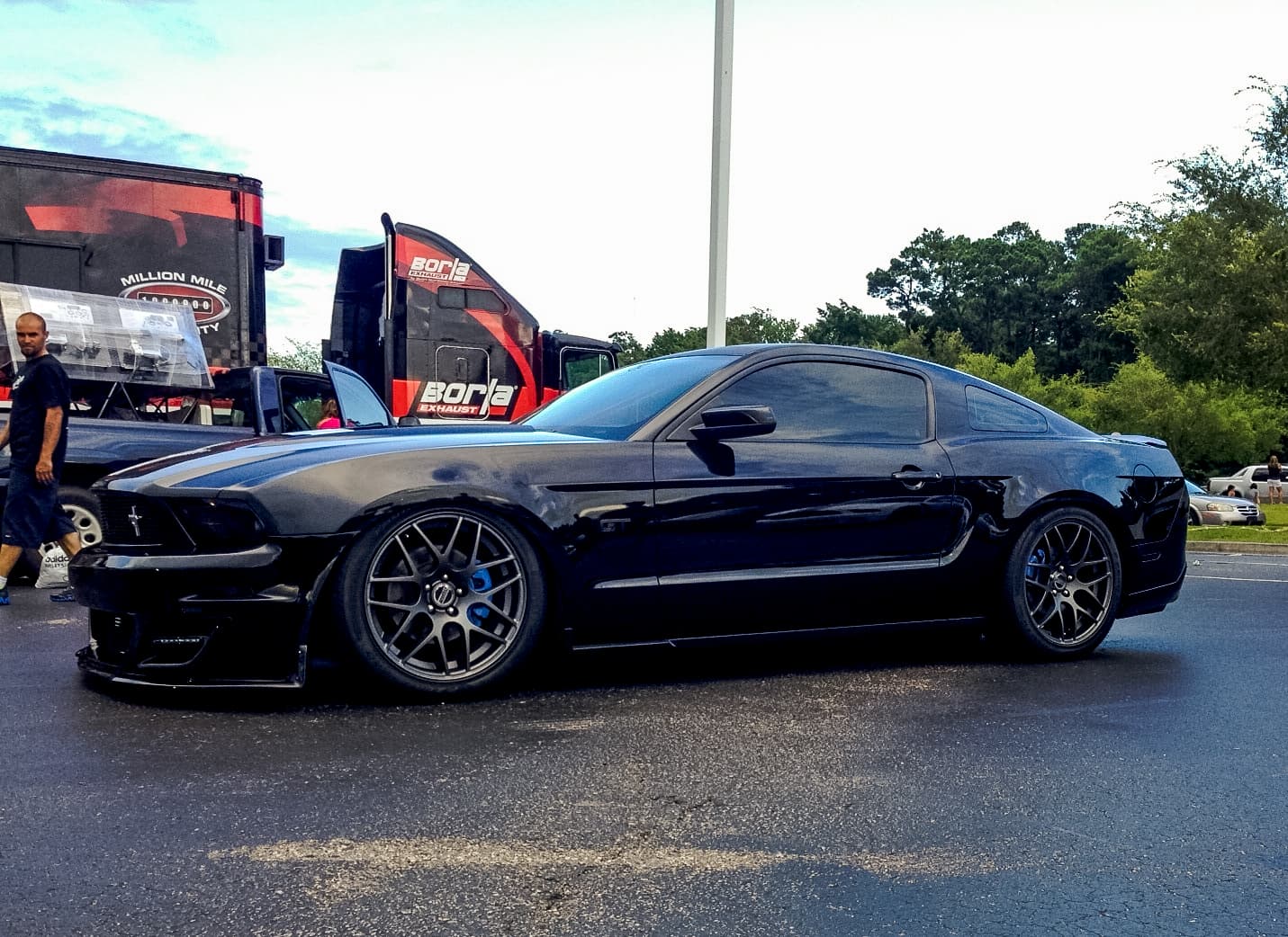 Air Lift Performance at Mustang week