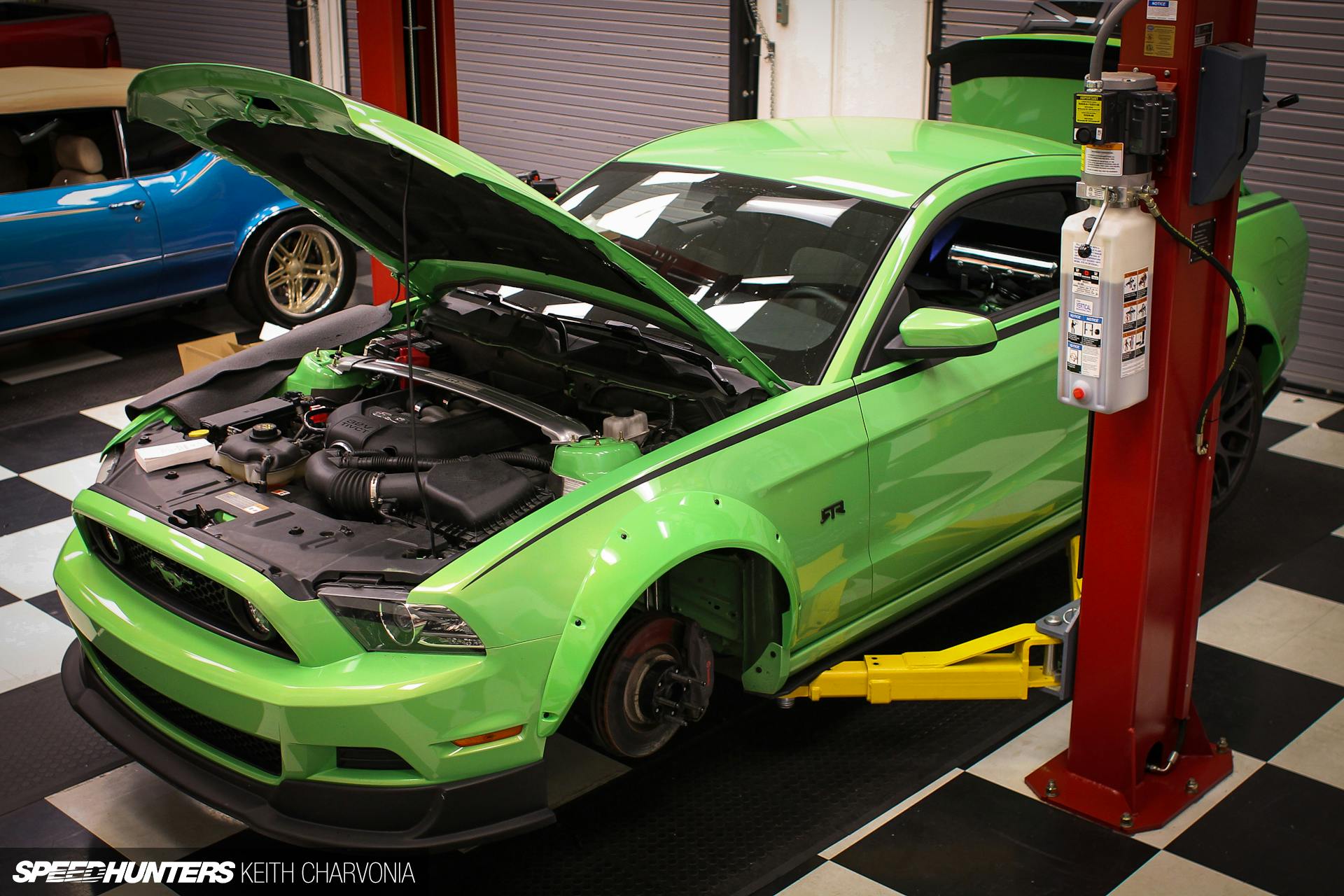 Installing Air Lift on the &#039;Double Down&#039; Mustang RTR