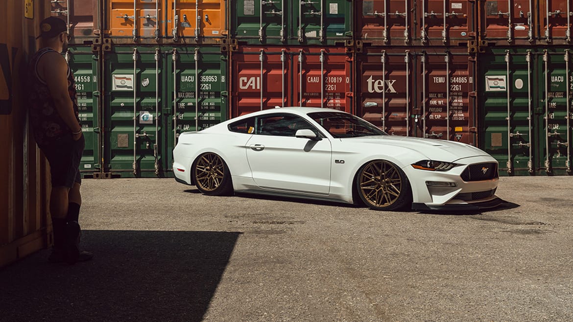 21Ford-S560-02.jpg