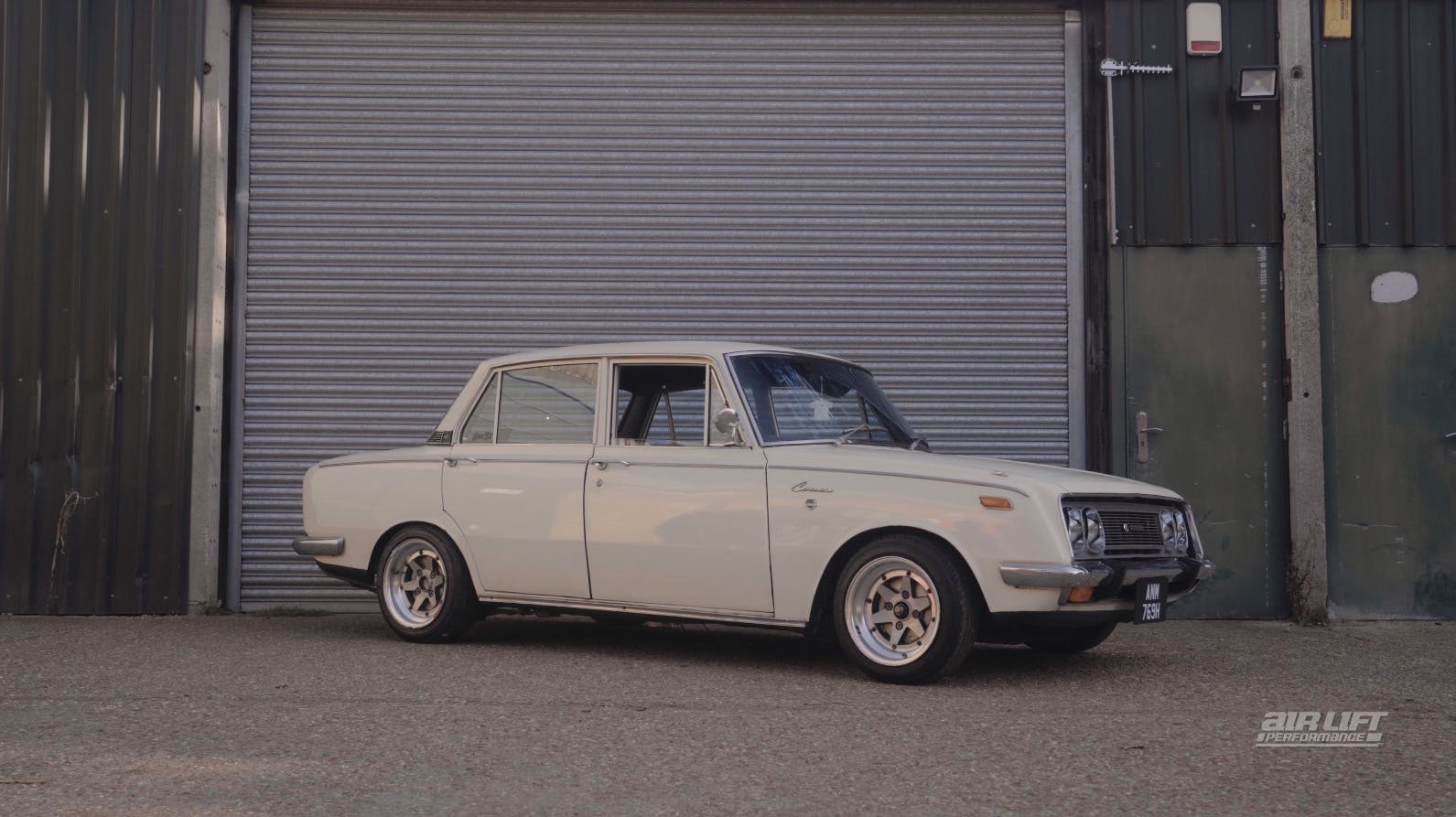 White 1970 Toyota Corona 