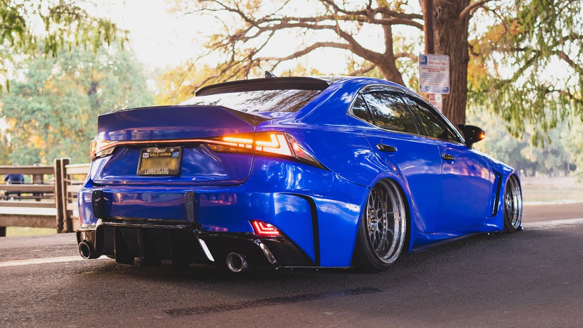 14Lexus-ISawd-04