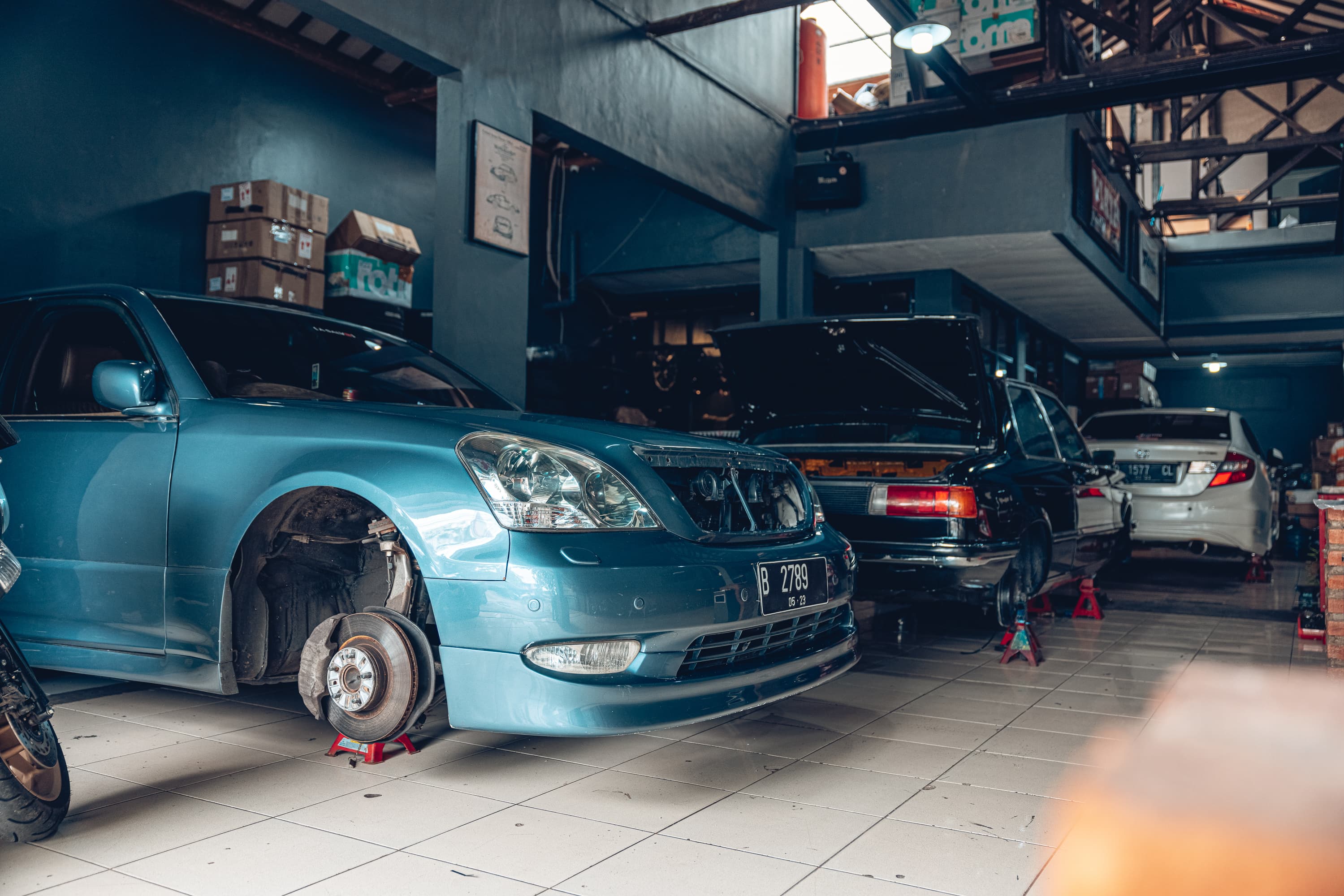 Air Lift Indonesia Art Custom Shop pic - Lexus and BMW bagged