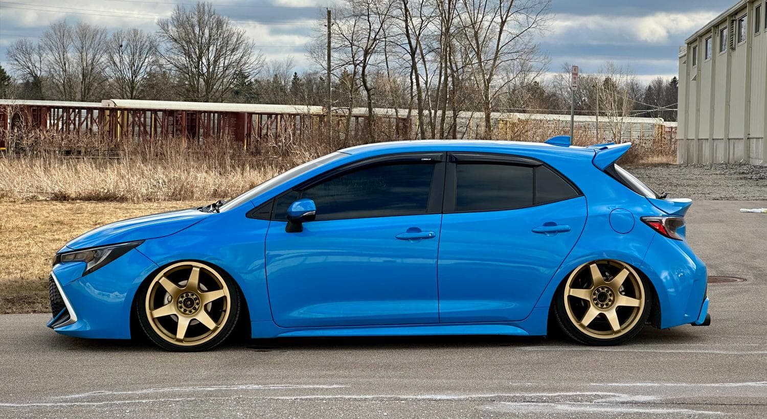 Air-Lift-Corolla-2