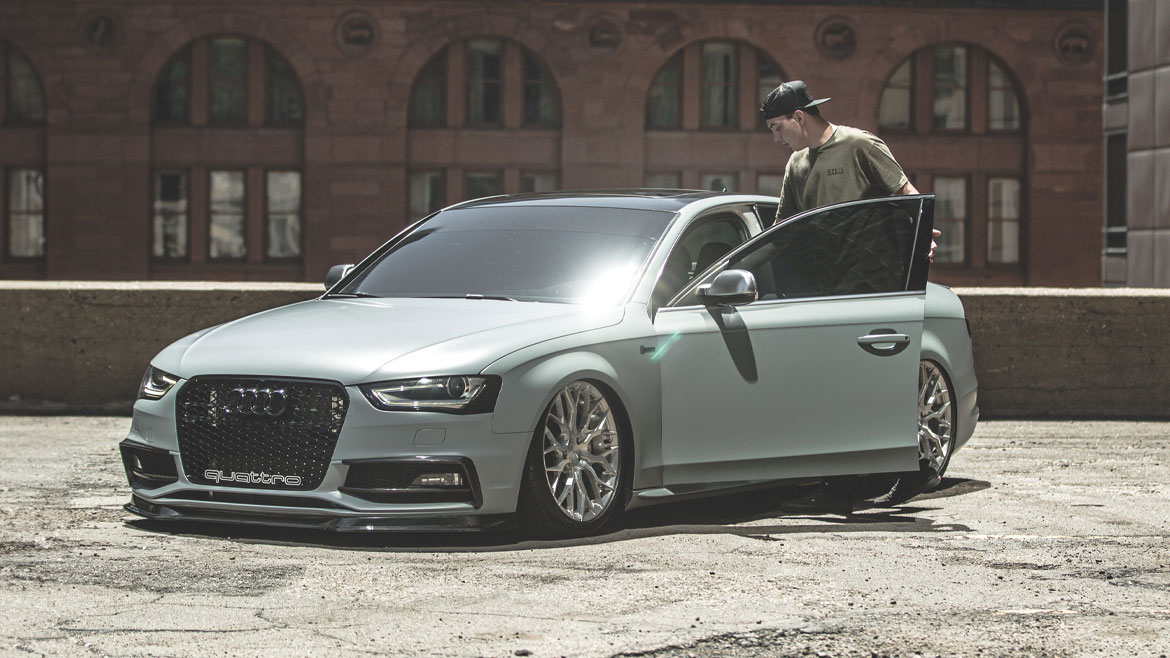 Audi-s4b9-02.jpg