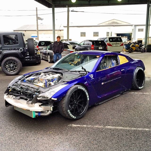 Air Lift Performance Liberty Walk R35 GT-R