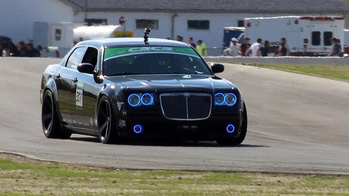 vehicle-chrysler-300-8