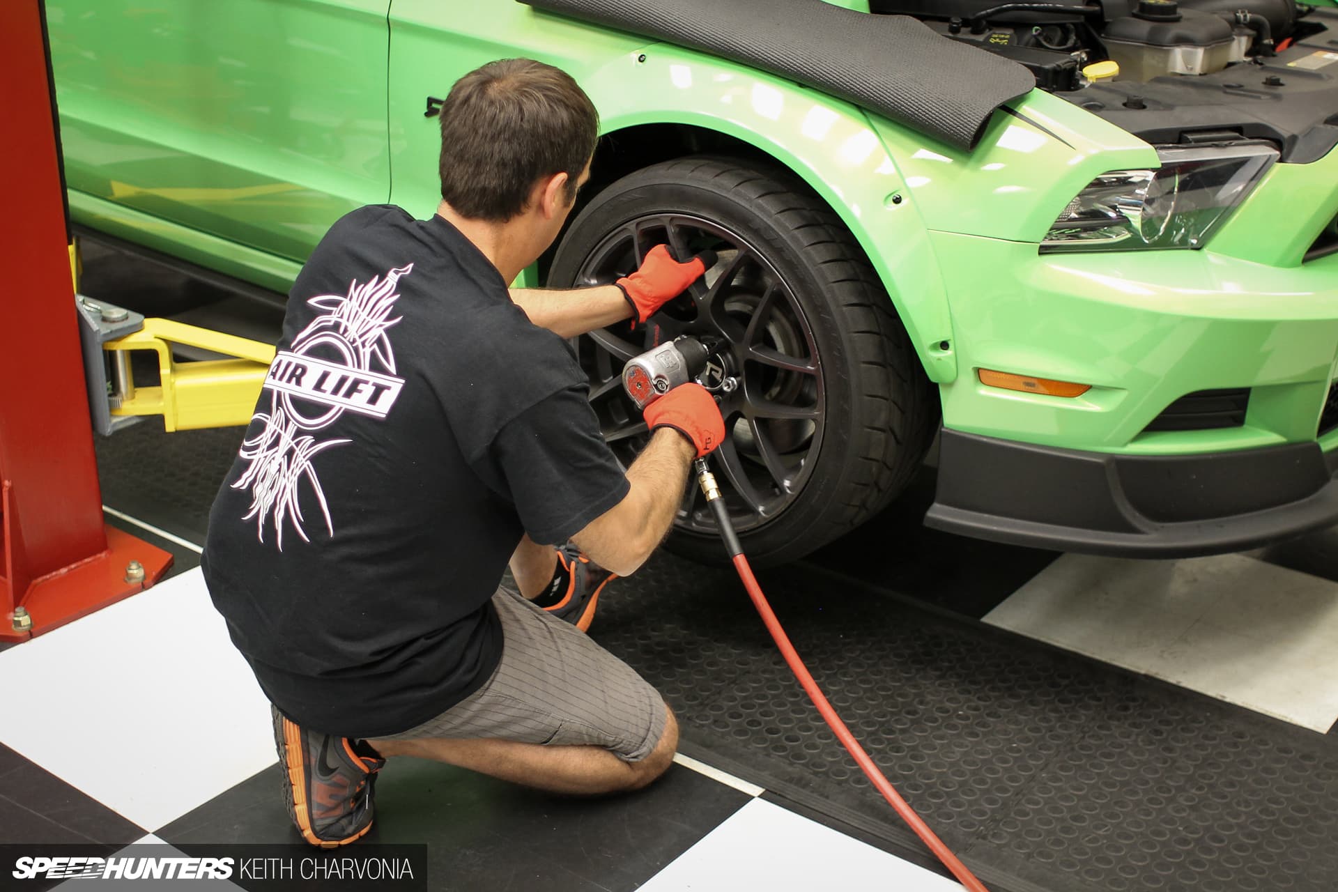 Installing Air Lift on the &#039;Double Down&#039; Mustang RTR