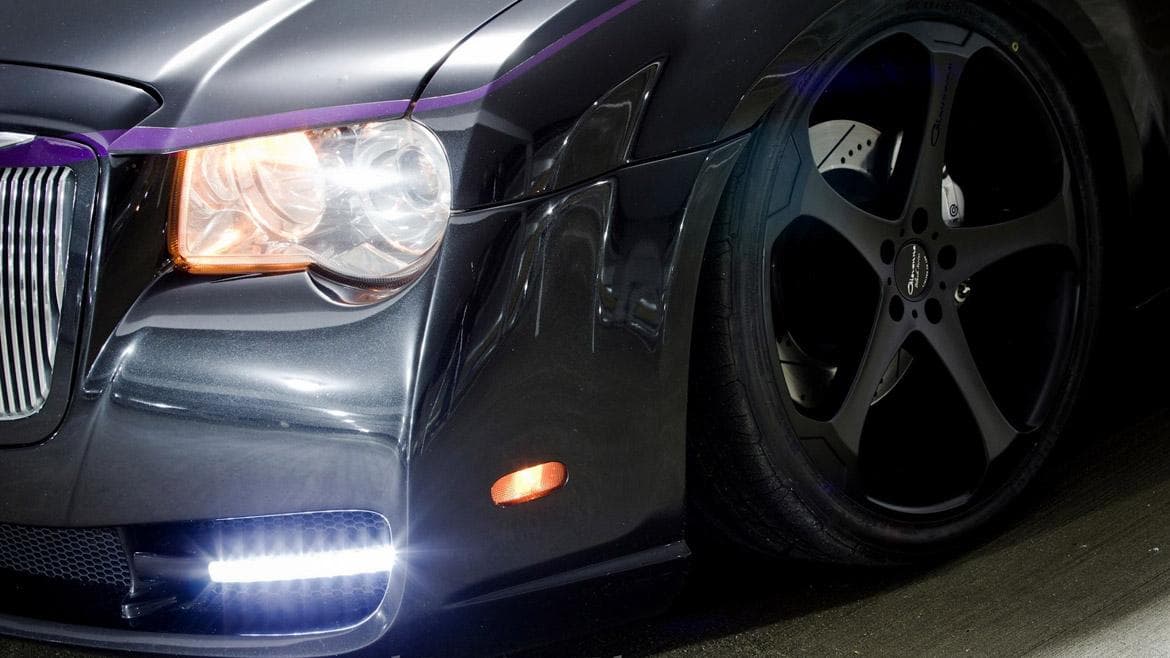 vehicle-chrysler-300-2