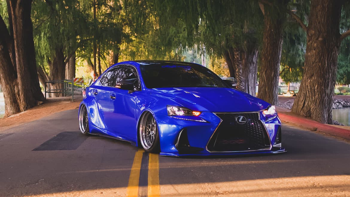 14Lexus-ISawd-03