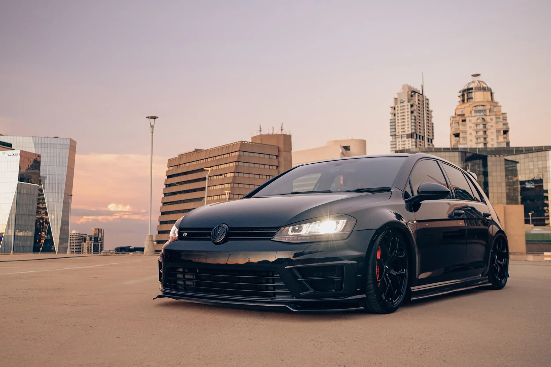 VW GOLF black 1